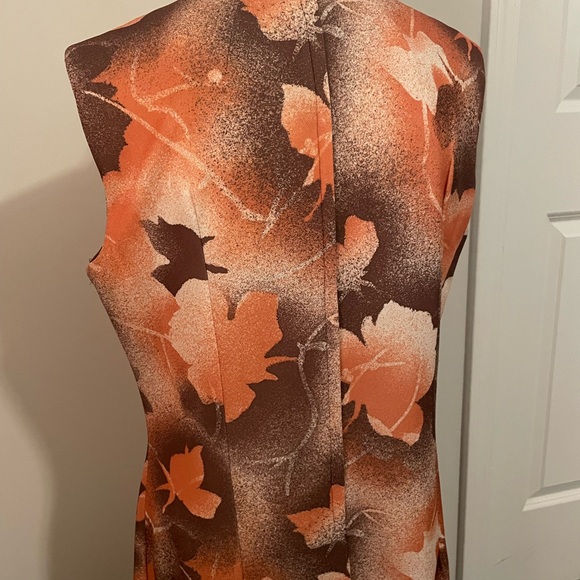 1970s Leaf Print Sleeveless Dress - Picture 5 of 5
